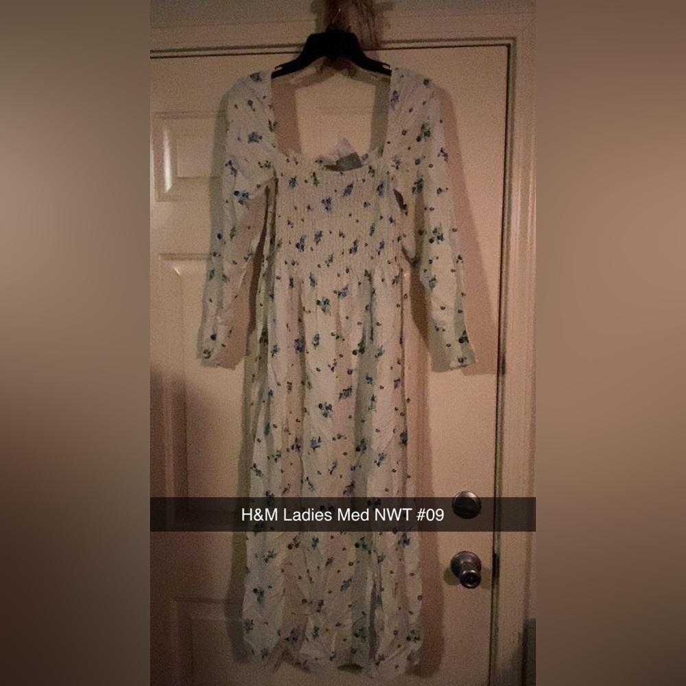 H&M Women’s  Floral Long Sleeve Dress - White and Blue
